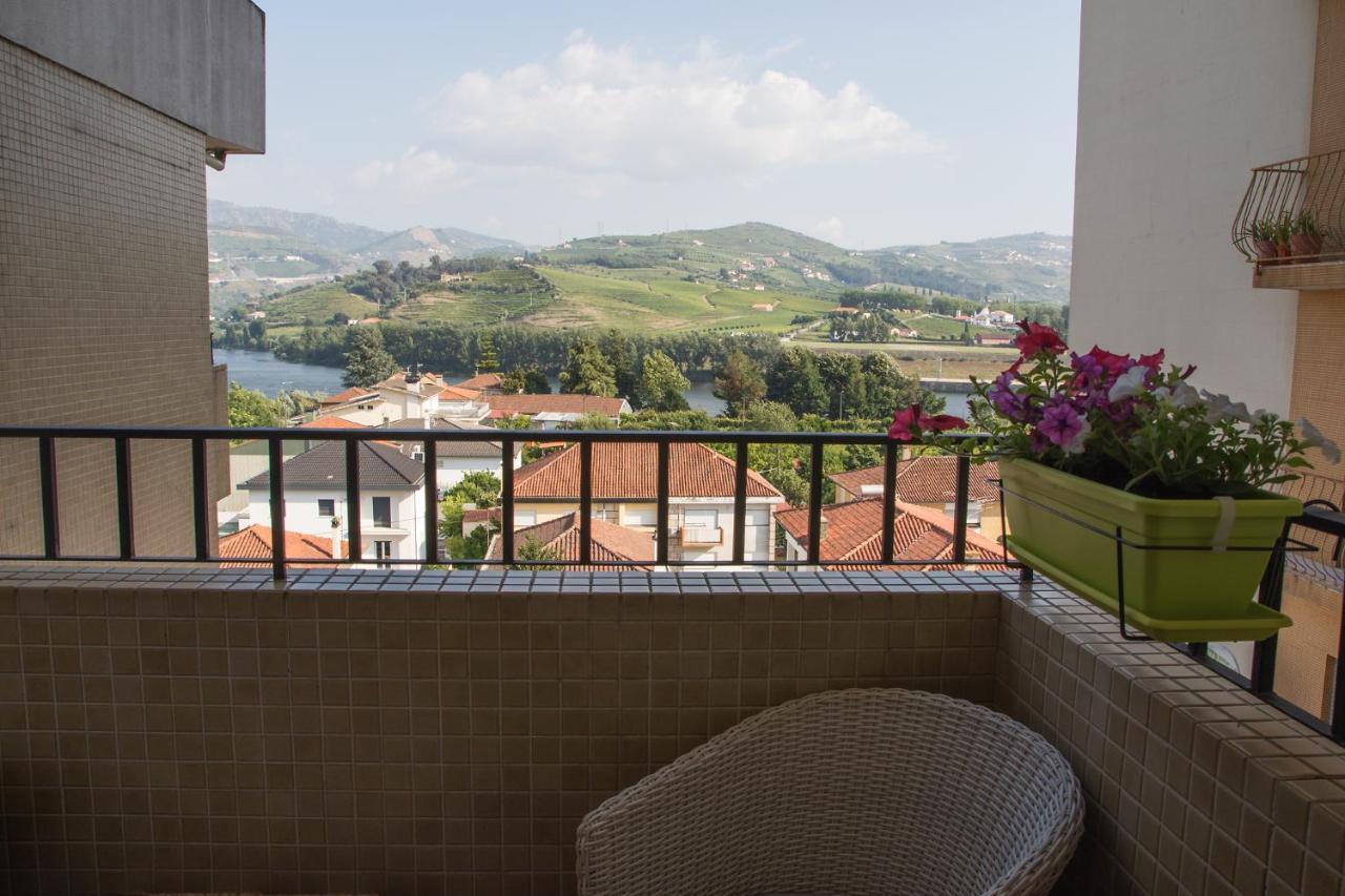 The Rooftop Suites Peso da Régua Exteriör bild